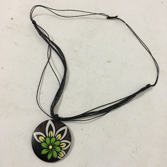 Three Piece Wood Fashion Jewelry Set - Picture 4 of 8